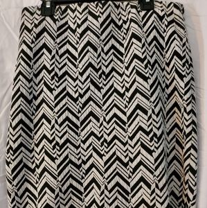 Women's black/white mini skirt